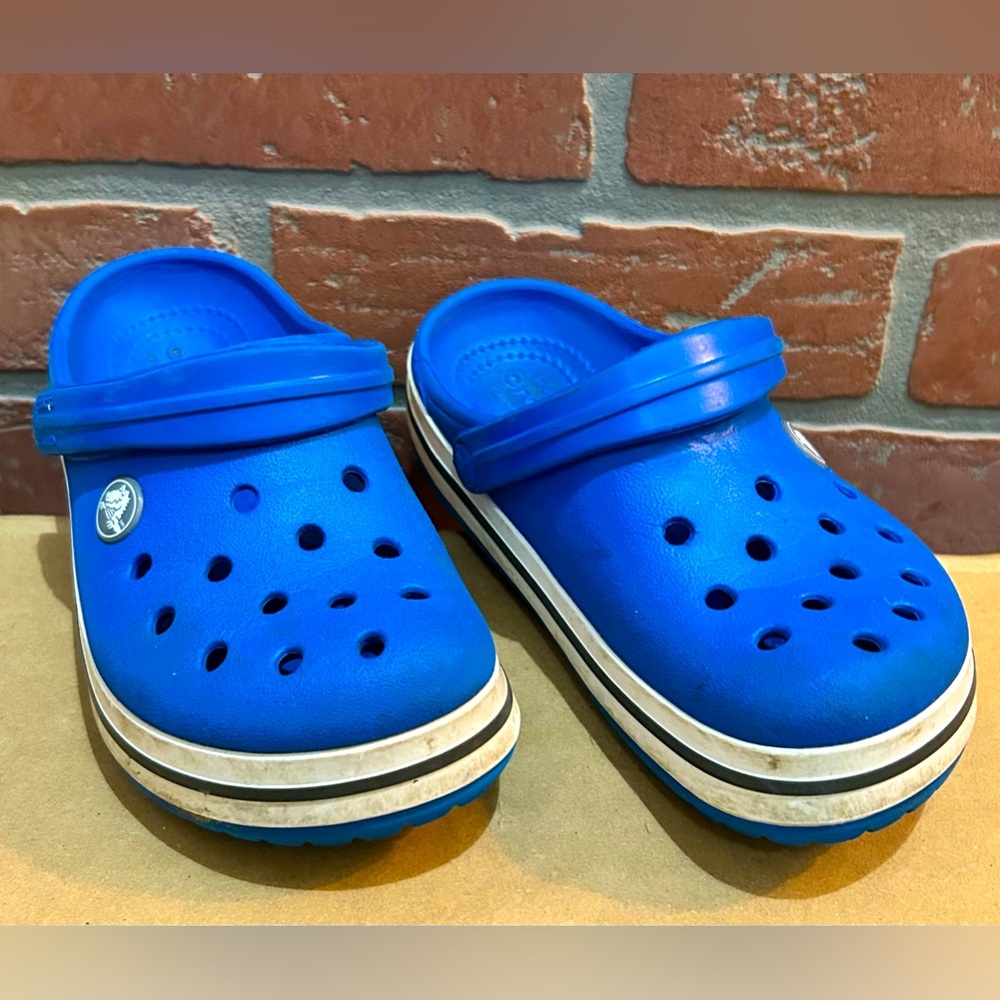 Crocs croc band little boys size 12 bright blue EUC